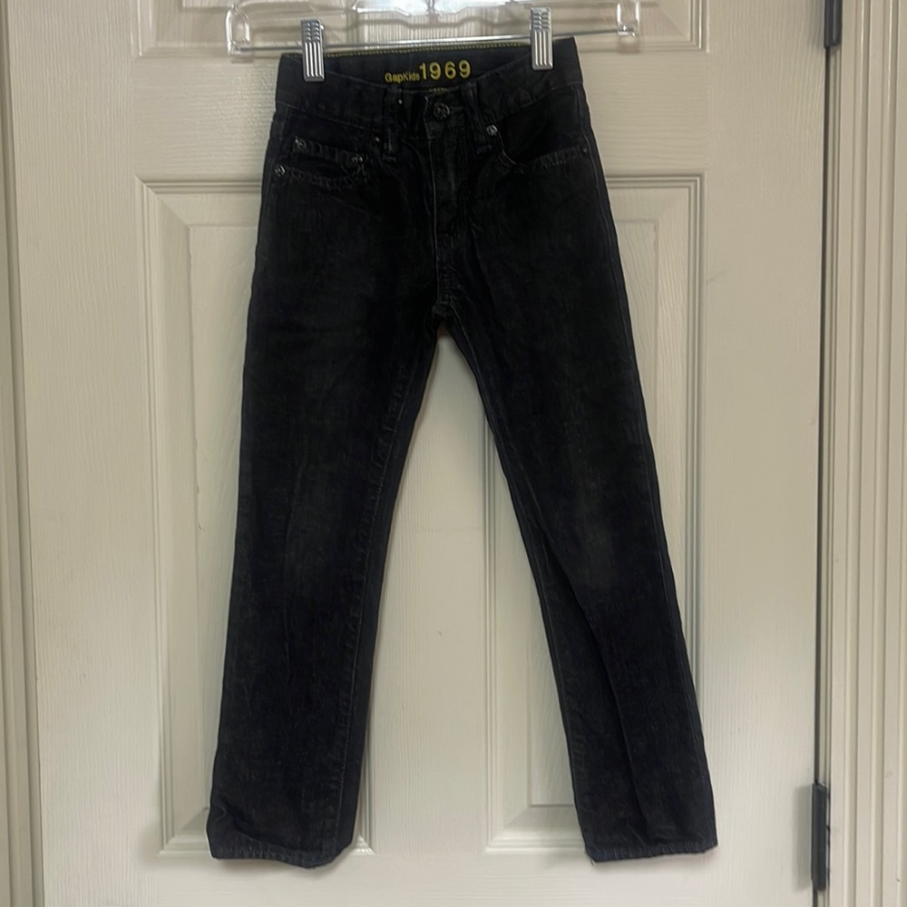 Gap Kids 1969 straight size 6 slim black jeans. Knees have a slight worn look.